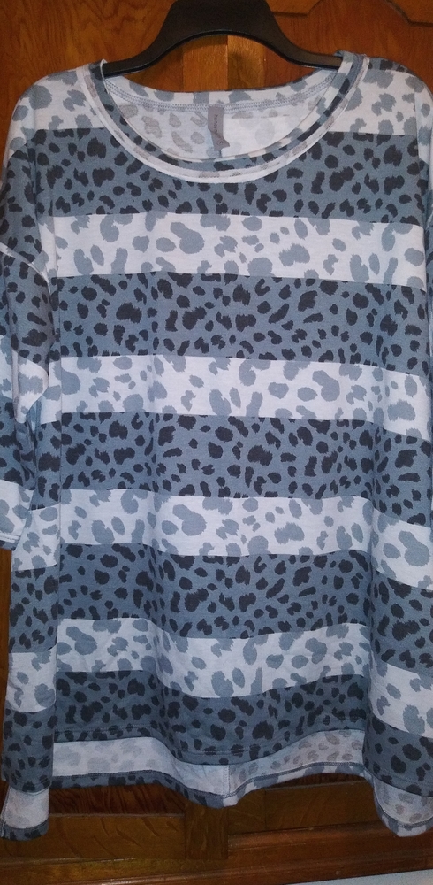 Honeyme 3/4 length sleeves top XL